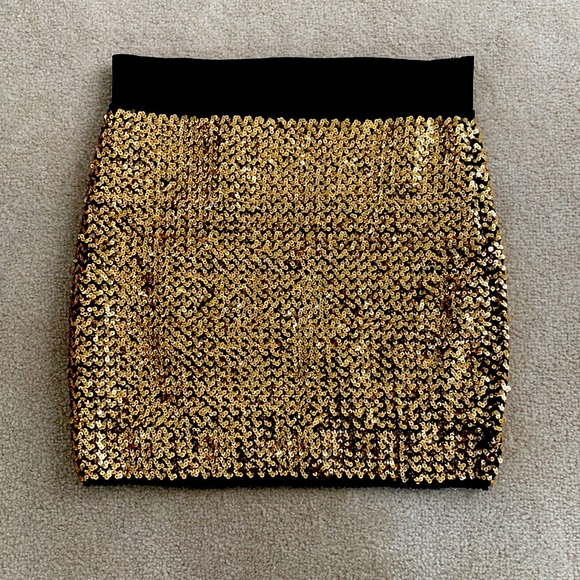 Forever 21 Dresses & Skirts - Forever 21 Sequin Mini Skirt
